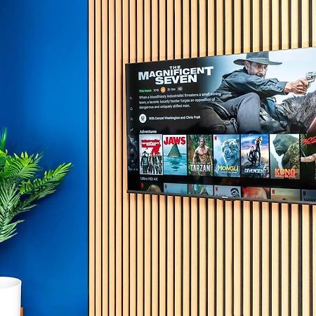 Top Floor City Centre Apartment - Sleeps 7 - 4 Beds - With Balcony And Parking - Smart Tv'S On Each Bedroom Wall - 5 Mins From Bullring, Selfridges, Moor Street Station - By Zena Stays バーミンガム エクステリア 写真