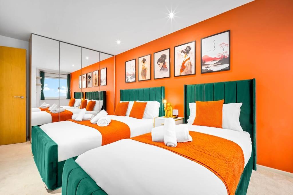 Top Floor City Centre Apartment - Sleeps 7 - 4 Beds - With Balcony And Parking - Smart Tv'S On Each Bedroom Wall - 5 Mins From Bullring, Selfridges, Moor Street Station - By Zena Stays バーミンガム エクステリア 写真